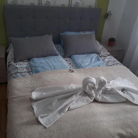 Apartment Pino Azzurro Lux