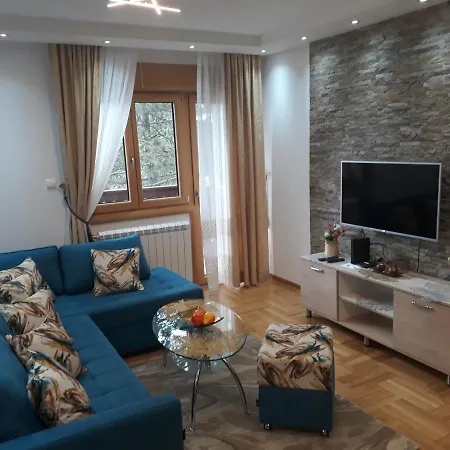 Apartment Pino Azzurro Lux *