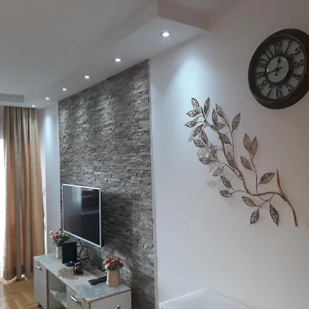 Apartment Pino Azzurro Lux
